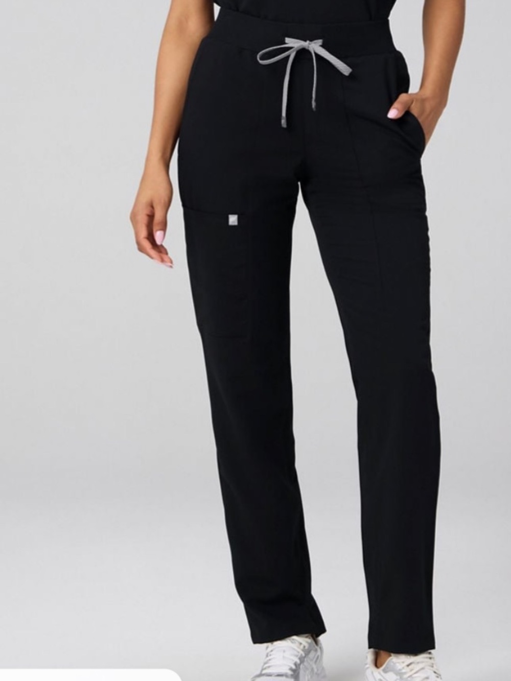 Fabletics black ion scrub pants small short